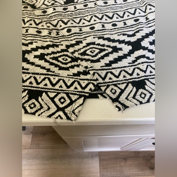 Women American eagle open front cardigan sweater Aztec white cream black m - Picture 3 of 7